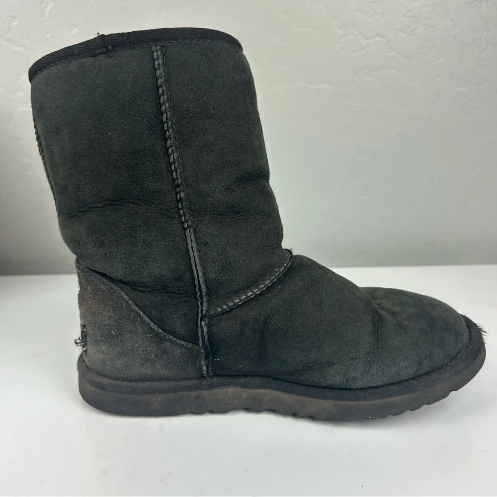 UGG Australia black suede classic short 5825 pull on winter boot size 5